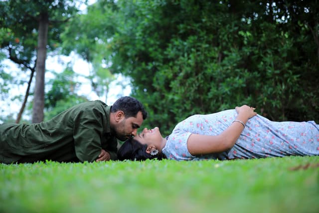 Pași pentru întreținerea gazonului în octombrie