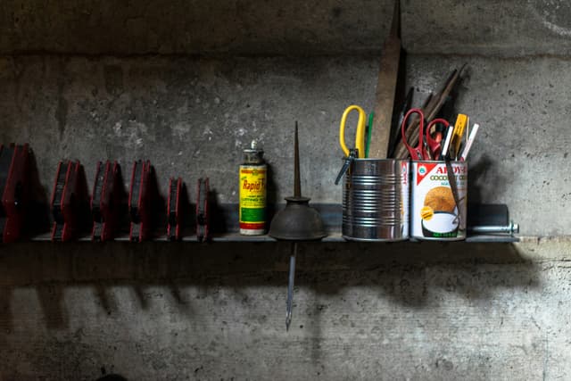 Proiect DIY: rafturi suspendate pentru garaj