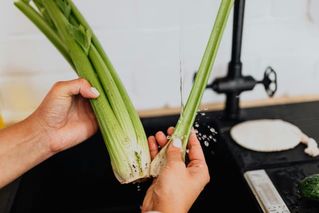 Curățenie ecologică cu ingrediente naturale