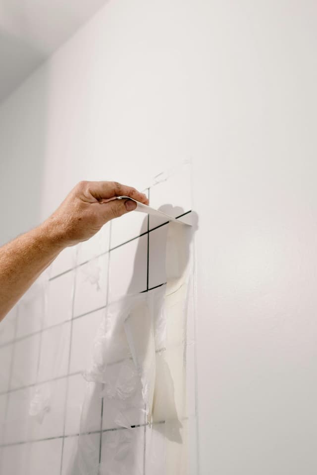 Cum să montezi gresie fără ajutor profesional