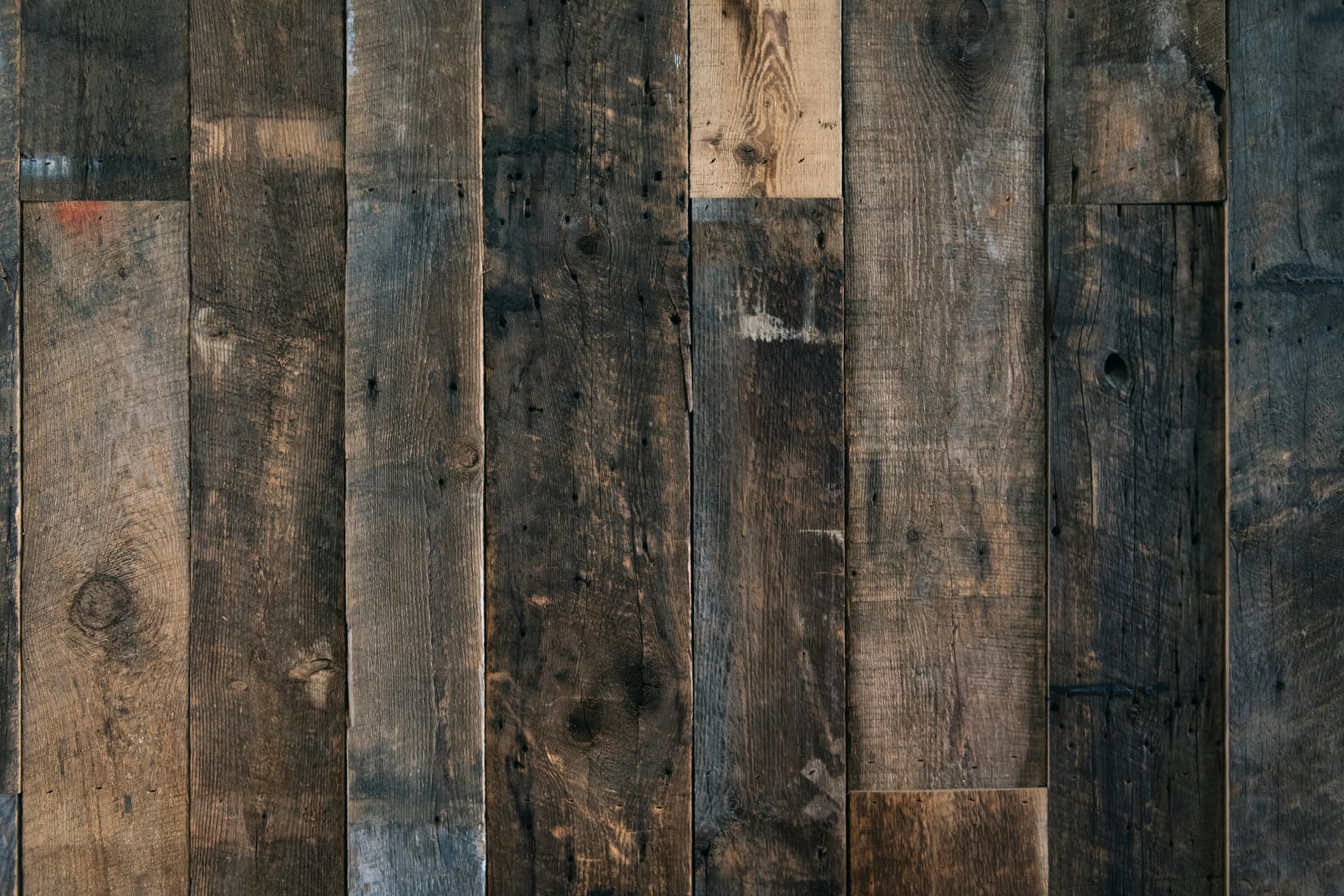 Proiect DIY: cuier rustic din lemn vechi