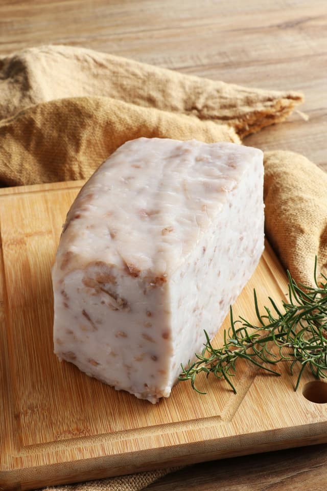 Cum să conservezi carnea în untură